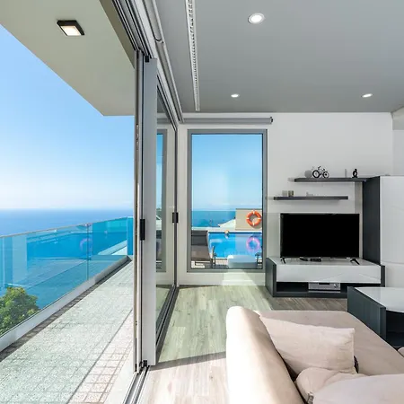 Antonio Вилла *