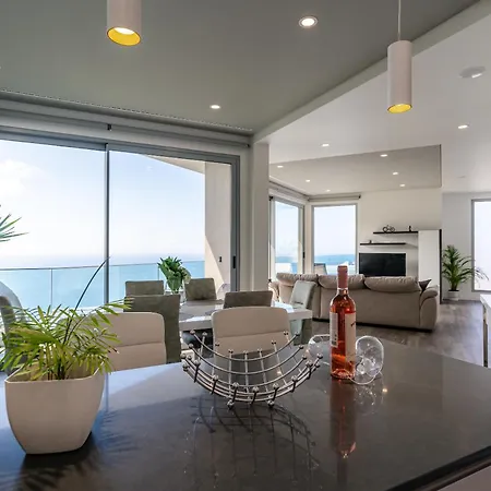 Antonio Vila Arco da Calheta (Madeira)